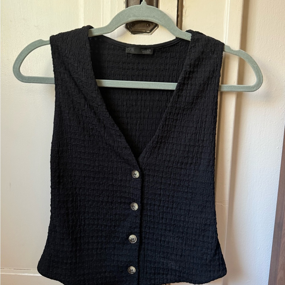 Zara Black Textured Sleeveless Blouse size small